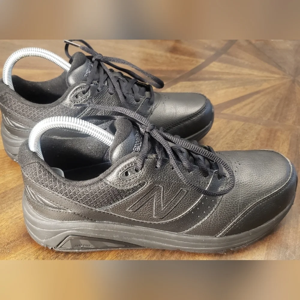 New Balance Black Athletic Shoes Size 8 - Picture 7 of 15